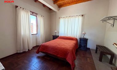 Casa en venta c/ cochera en Humahuaca