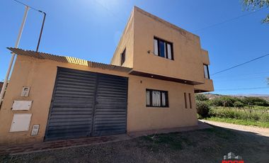 Casa en venta c/ cochera en Humahuaca