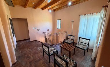 Casa en venta c/ cochera en Humahuaca