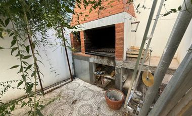 CASA BARRIO KENNEDY. SANTA LUCIA.