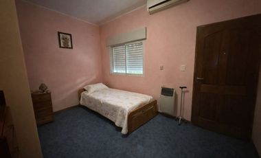 CASA BARRIO KENNEDY. SANTA LUCIA.