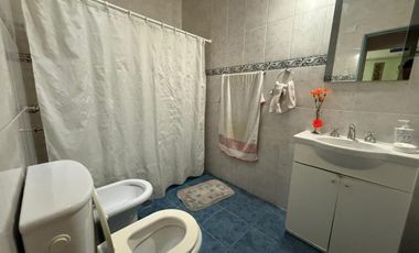 CASA BARRIO KENNEDY. SANTA LUCIA.