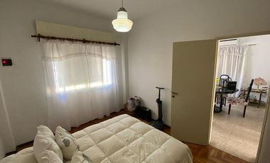 VENTA CASA 3 AMB PARQUE / COCH AP. CRED. -  MERLO