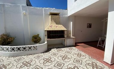 VENTA CASA 3 AMB PARQUE / COCH AP. CRED. -  MERLO