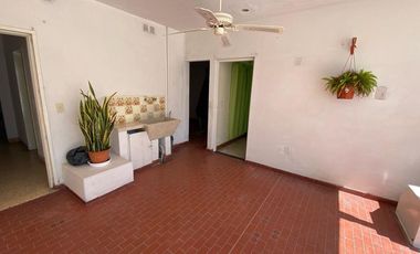 VENTA CASA 3 AMB PARQUE / COCH AP. CRED. -  MERLO