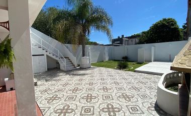 VENTA CASA 3 AMB PARQUE / COCH AP. CRED. -  MERLO