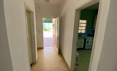 VENTA CASA 3 AMB PARQUE / COCH AP. CRED. -  MERLO