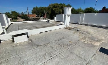 VENTA CASA 3 AMB PARQUE / COCH AP. CRED. -  MERLO