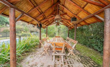 ESPECTACULAR CASA QUINTA - EXALTACION DE LA CRUZ