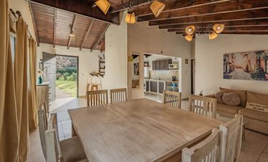 ESPECTACULAR CASA QUINTA - EXALTACION DE LA CRUZ