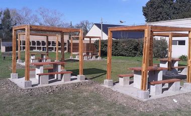 Lote imperdible con mejoras Domselaar Chico VENTA