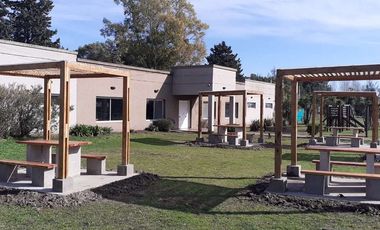 Lote imperdible con mejoras Domselaar Chico VENTA