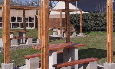 Lote imperdible con mejoras Domselaar Chico VENTA