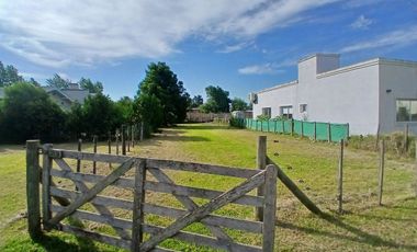 Lote imperdible con mejoras Domselaar Chico VENTA