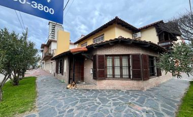 CASA EN VENTA 5 AMB PLAYA NECOCHEA