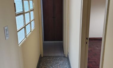 Se Alquila Amplio Depto 2 ambientes en Munro. Cerca Estácion