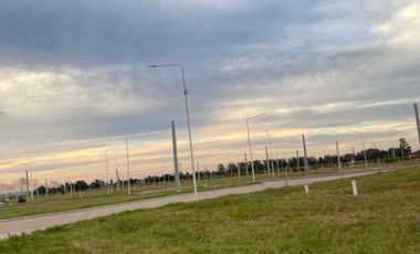 Lote en Pueblo Esther 349 m² | Financiación