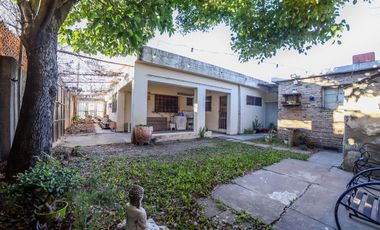 OPORTUNIDAD ! CASA A LA VENTA EN BARRIO INDUSTRIAL