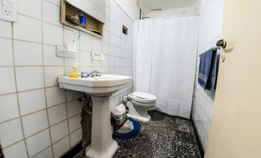 OPORTUNIDAD ! CASA A LA VENTA EN BARRIO INDUSTRIAL