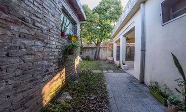 OPORTUNIDAD ! CASA A LA VENTA EN BARRIO INDUSTRIAL