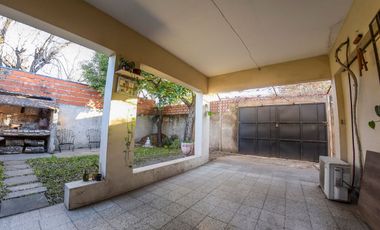 OPORTUNIDAD ! CASA A LA VENTA EN BARRIO INDUSTRIAL