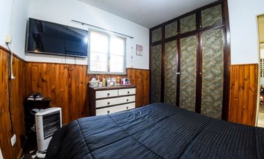 OPORTUNIDAD ! CASA A LA VENTA EN BARRIO INDUSTRIAL