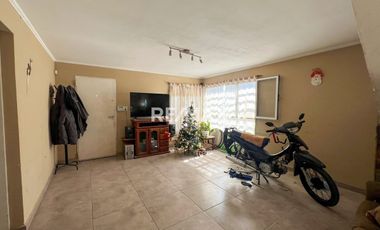 Venta de casa 4 dormitorios en Fernandez Oro