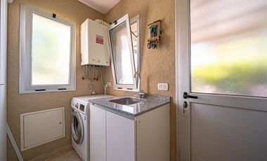 VENTA CASA 5 AMBIENTES  HARAS SANTA MARIA ESCOBAR