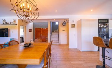 VENTA CASA 5 AMBIENTES  HARAS SANTA MARIA ESCOBAR