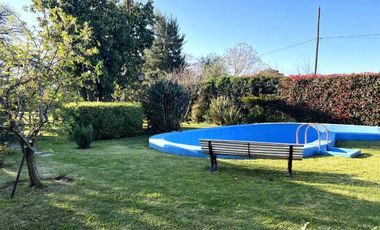 Casa 3 ambientes con pileta en venta en Platanos