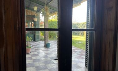 Casa 3 ambientes con pileta en venta en Platanos