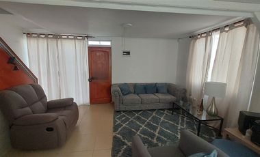 Casa en Venta en Casa en Venta/Arriendo en Canal Beagle, Viña del Mar: 2 Dormitorios, Estacionamiento y Excelente Conectividad
