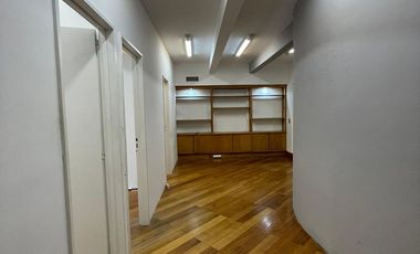 ALQUILER OFICINA COMERCIAL MICROCENTRO-PISO ENTERO