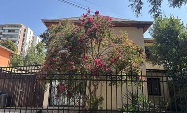 Hermosa Casa con Gran terreno en el Corazón de Macul