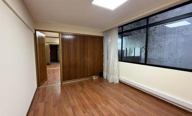 Oficina en Galería La Favorita