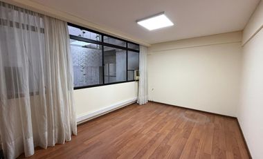 Oficina en Galería La Favorita