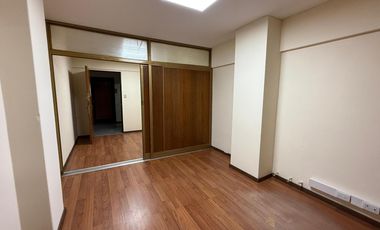 Oficina en Galería La Favorita