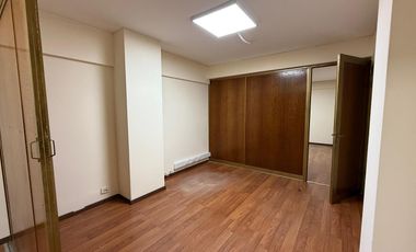 Oficina en Galería La Favorita