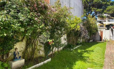 Exclusivo dúplex 5 ambientes y 3 cocheras.