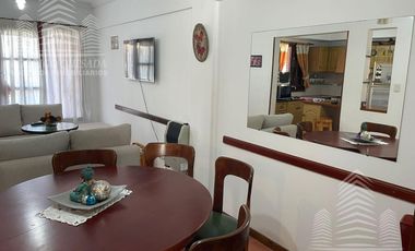 Exclusivo dúplex 5 ambientes y 3 cocheras.