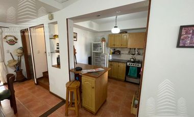 Exclusivo dúplex 5 ambientes y 3 cocheras.