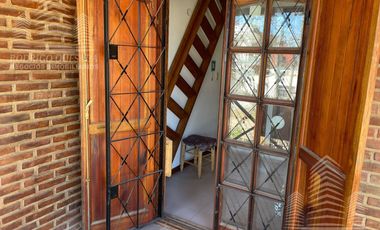 Exclusivo dúplex 5 ambientes y 3 cocheras.