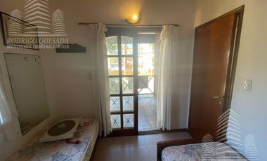 Exclusivo dúplex 5 ambientes y 3 cocheras.