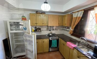 Exclusivo dúplex 5 ambientes y 3 cocheras.