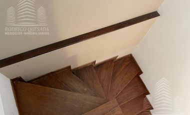 Exclusivo dúplex 5 ambientes y 3 cocheras.