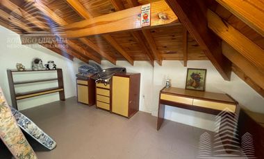 Exclusivo dúplex 5 ambientes y 3 cocheras.