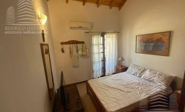 Exclusivo dúplex 5 ambientes y 3 cocheras.