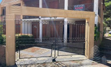 Exclusivo dúplex 5 ambientes y 3 cocheras.