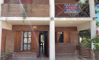 Exclusivo dúplex 5 ambientes y 3 cocheras.