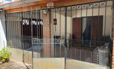 Exclusivo dúplex 5 ambientes y 3 cocheras.